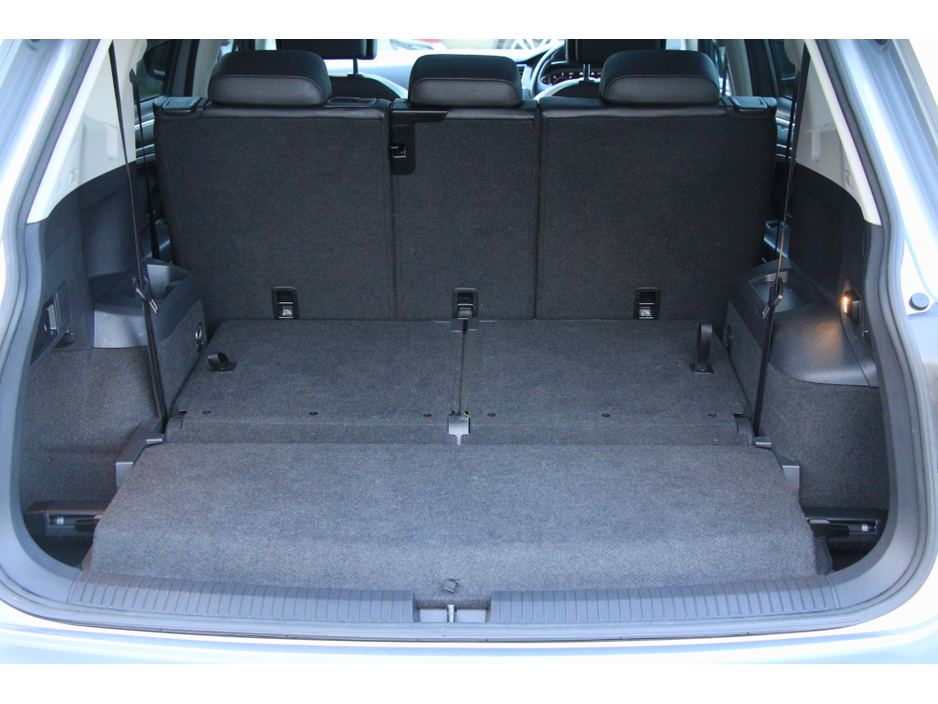 2022 Volkswagen Tiguan Allspace Black Edition R Line * Sunroof * 7 Seats €43,950