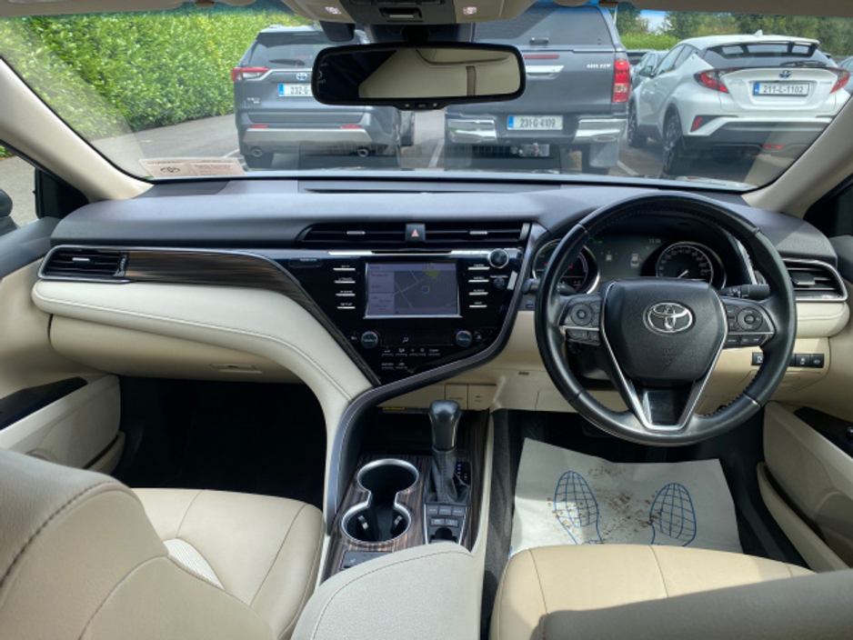 2021 Toyota Camry Platinum €32,995