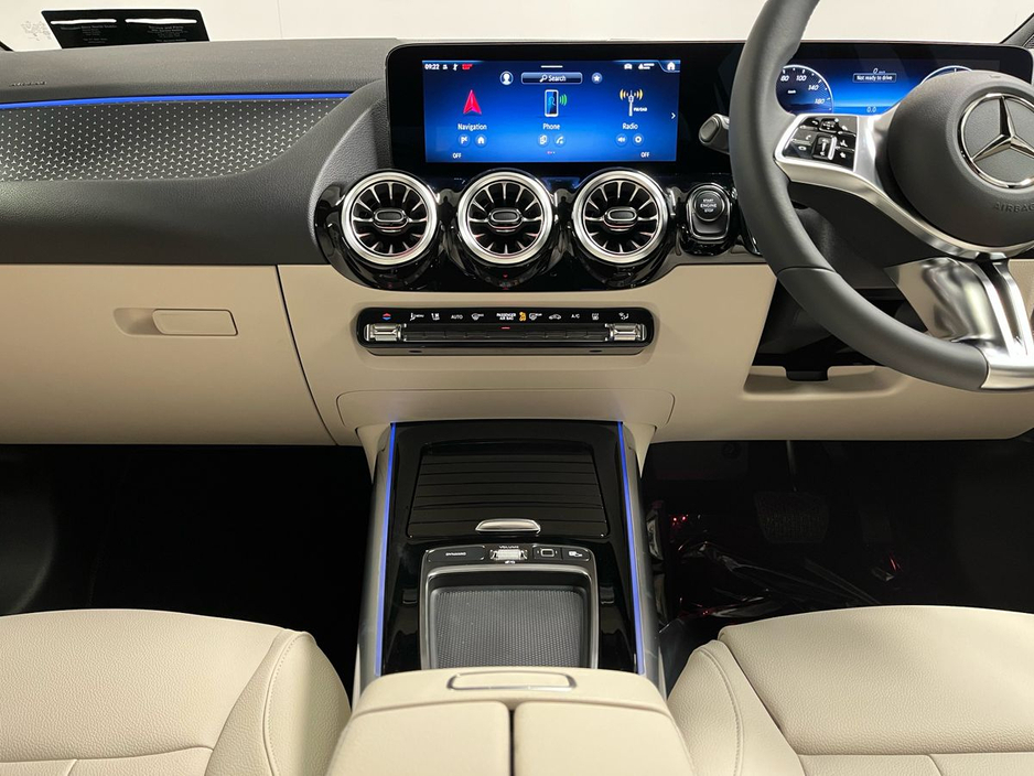 2026 Mercedes-Benz GLA Class 250e Progressive - 18 Inch Alloys - Reversing Camera - Ambient Lighting - Sat Nav - Climate Control - Heated Seats - Keyless Start - Apple CarPlay/Android Auto €64,367