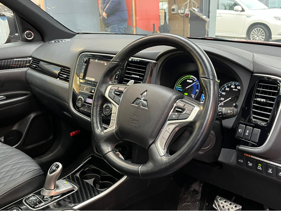 2018 Mitsubishi Outlander €19950! 2018 MISTUBISHI OUTLANDER PHEV HEATED SEATS - SUNROOF - HEATED STEERING WHEEL - CRUISE CONTROL - Reverse Camera €19,950