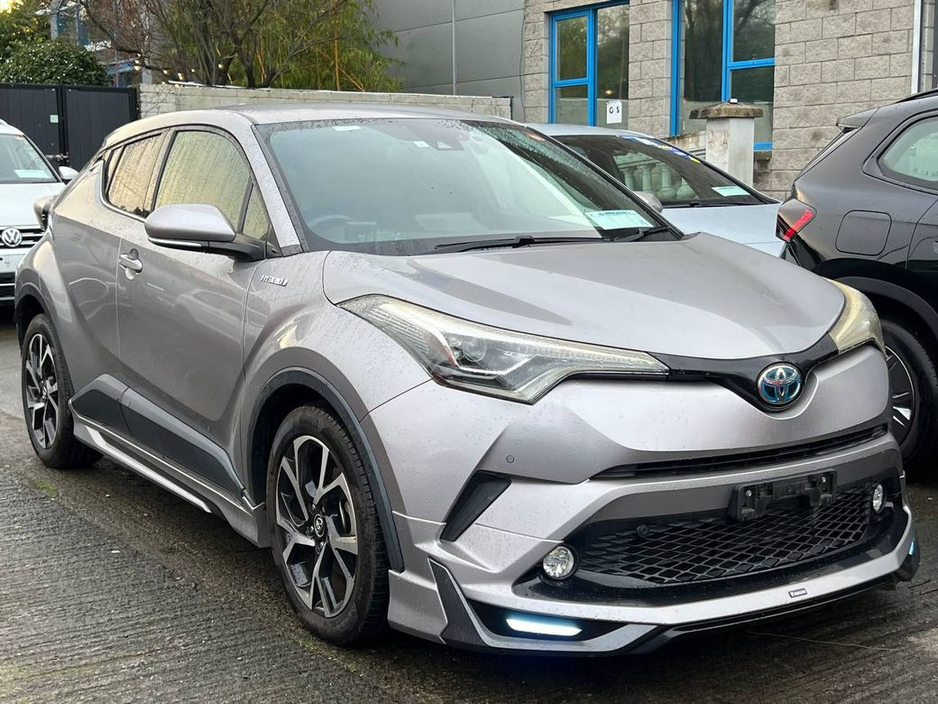 2017 Toyota C-HR MODELLISTA 1.8 HYBRID // 18" DIAMOND CUT ALLOYS // HEATED SEATS // REVERSE CAMERA €18,750