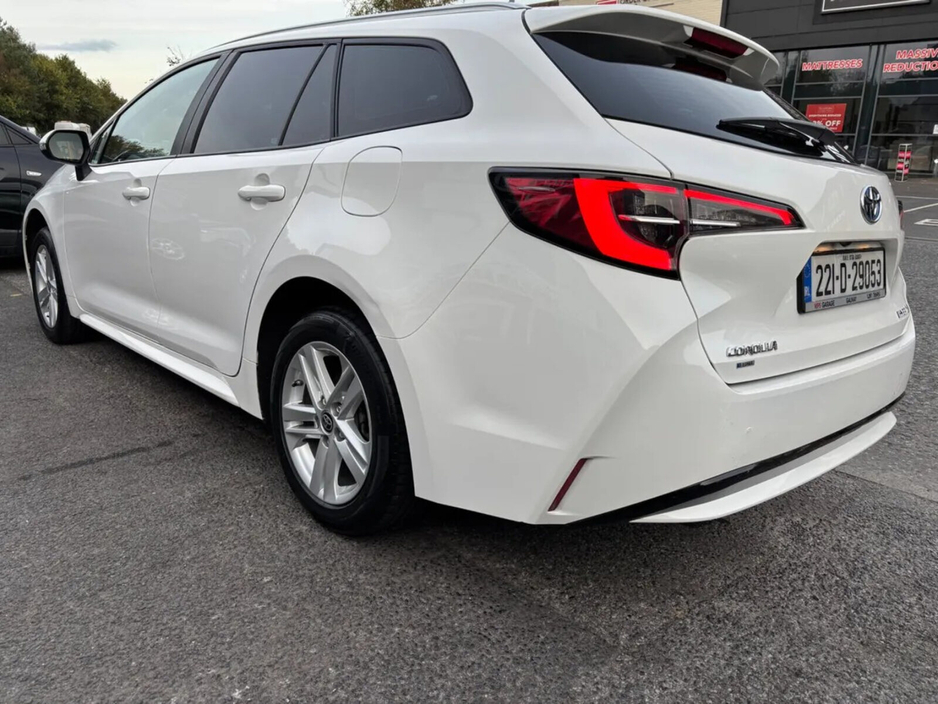 2022 Toyota Corolla 1.8 Hybrid Luna Saloon €20,750