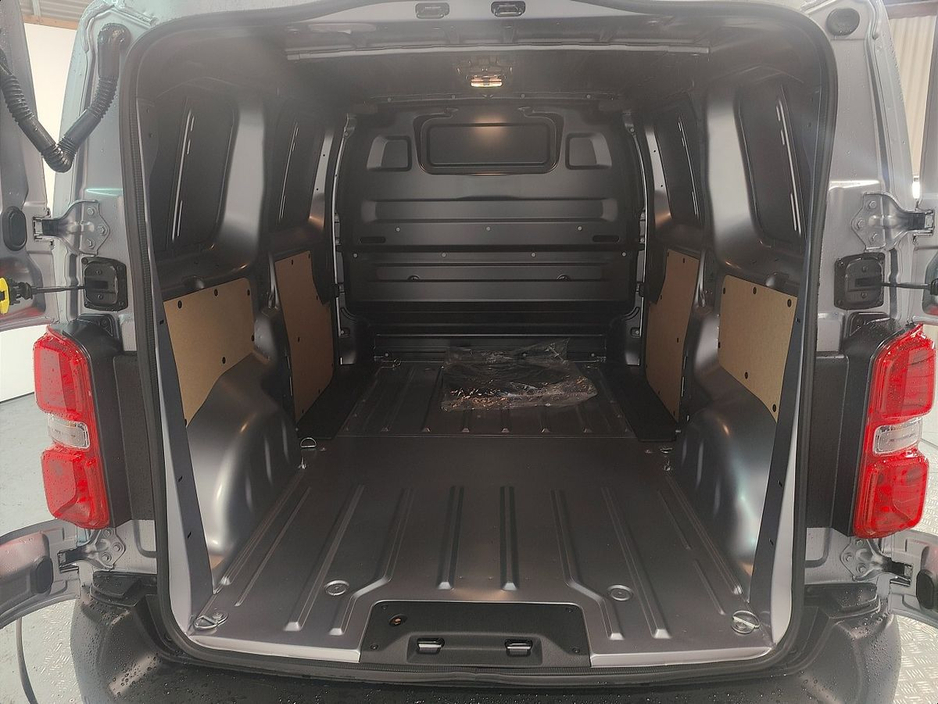 2025 Citroen Dispatch LX MWB 1.5 120HP From €134 Per Week €27,955