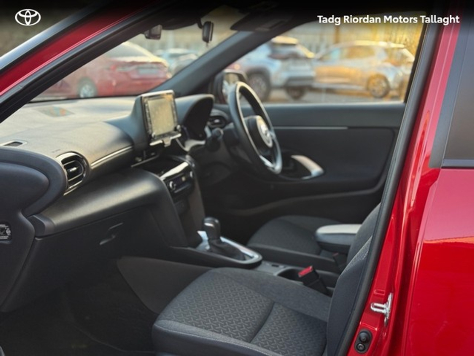 2024 Toyota Yaris Cross YARIS CROSS LUNA SPORT €30,450