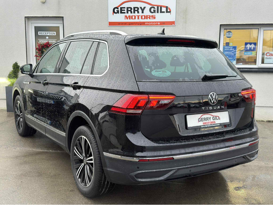 2023 Volkswagen Tiguan LIFE 2.0 TDI MANUAL 6SPEED FWD 122BHP €36,950