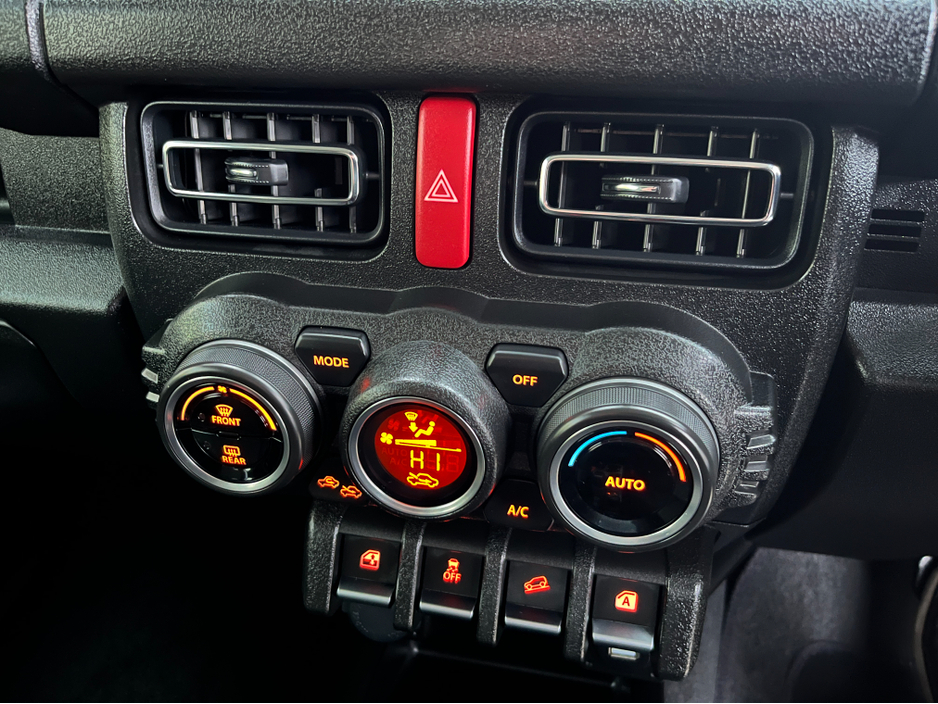 2025 Suzuki Jimny SIERRA 4 SEAT AUTOMATIC 1.5 PETROL  //HIGH SPEC//BRAND NEW//DELIVERY MILES//HEATED SEATS//KEYLESS ENTRY// €37,950