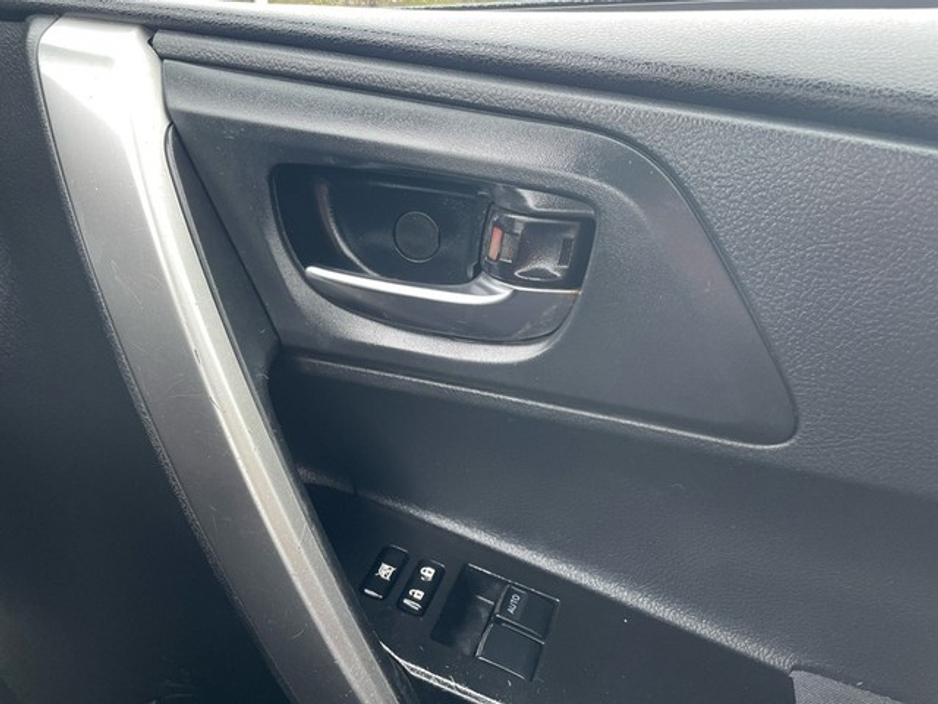 2015 Toyota Auris 1.33 5DR TERRA 4DR €12,888