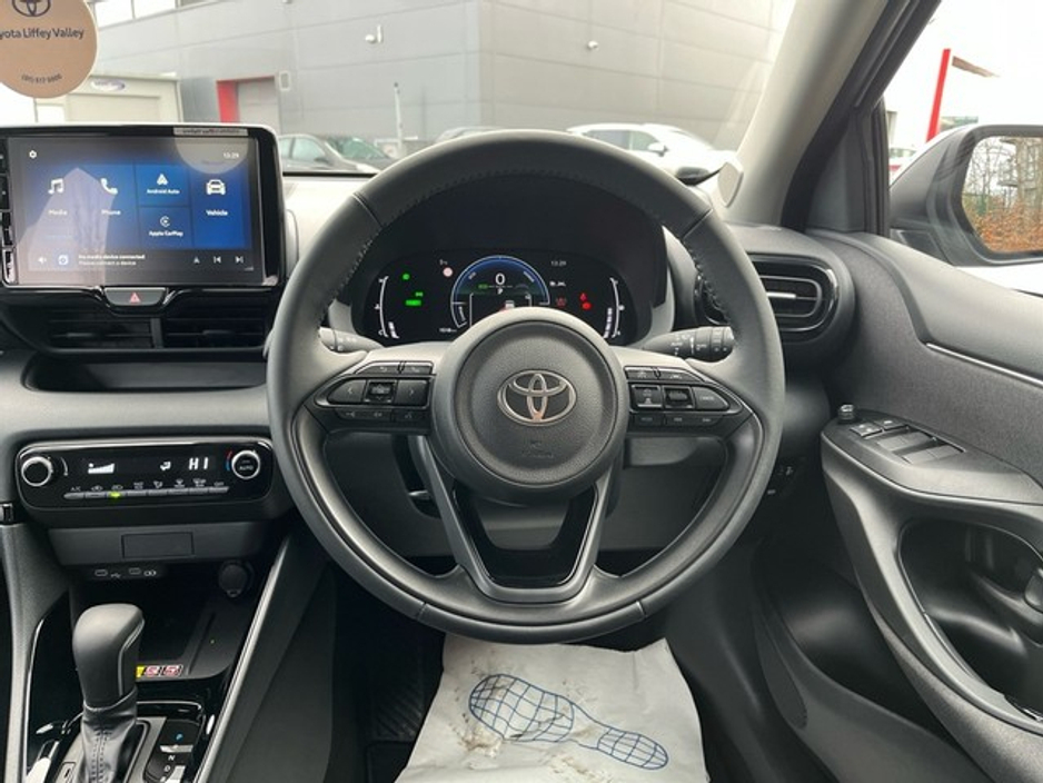 2025 Toyota Yaris Yaris Hybrid 115 L-SPORT €28,950