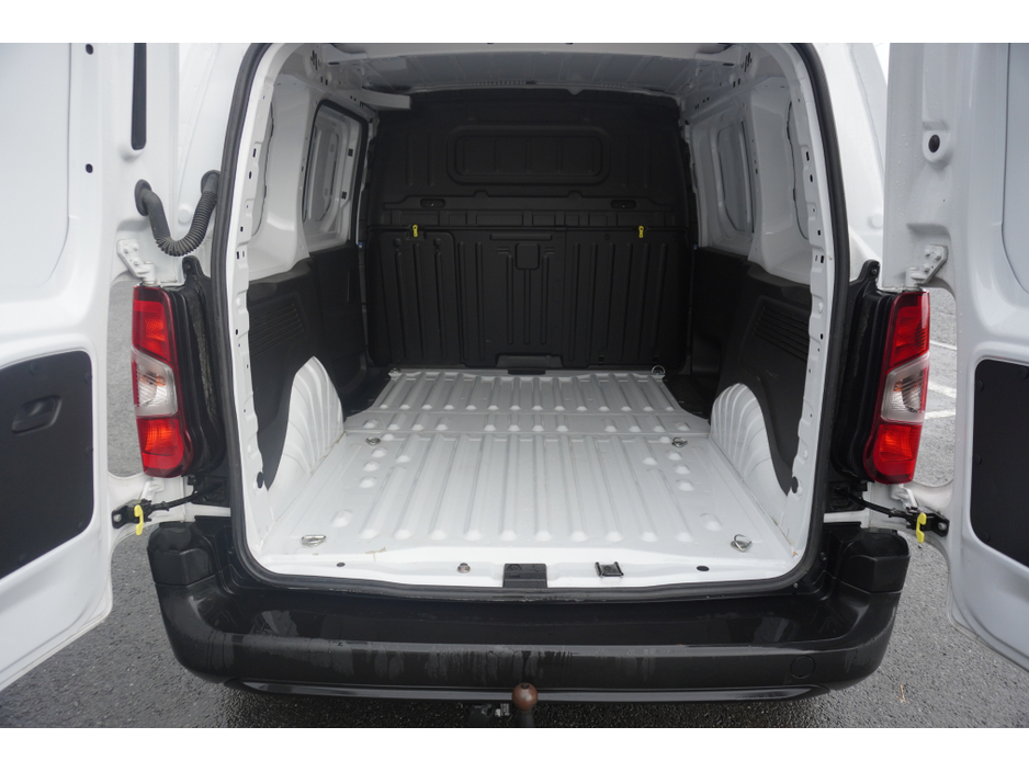 2023 Opel Combo KOMF L1H1-1.5 100PS D 3DR