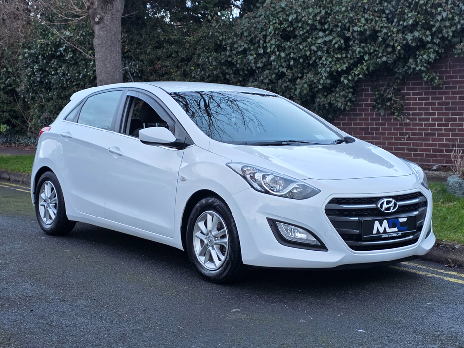 2016 Hyundai i30 1.6 Diesel Deluxe €6,999