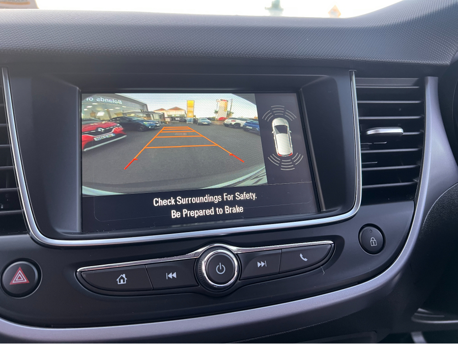 2024 Opel Crossland X **Only 14,000 Kms** Best Value As New 2024 Opel Crossland Diesel Apple Car Play Rear View Camera www.bolands.ie Est.1955 €21,950