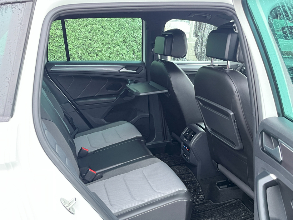 2020 Volkswagen Tiguan R-LINE 4MOTION AUTOMATIC 2.0 DIESEL //LOW MILES//HIGH SPEC//360 PARKING CAMERAS//HALF LEATHER HEATED FRONT AND REAR SEATS//KEYLESS ENTRY// €34,950