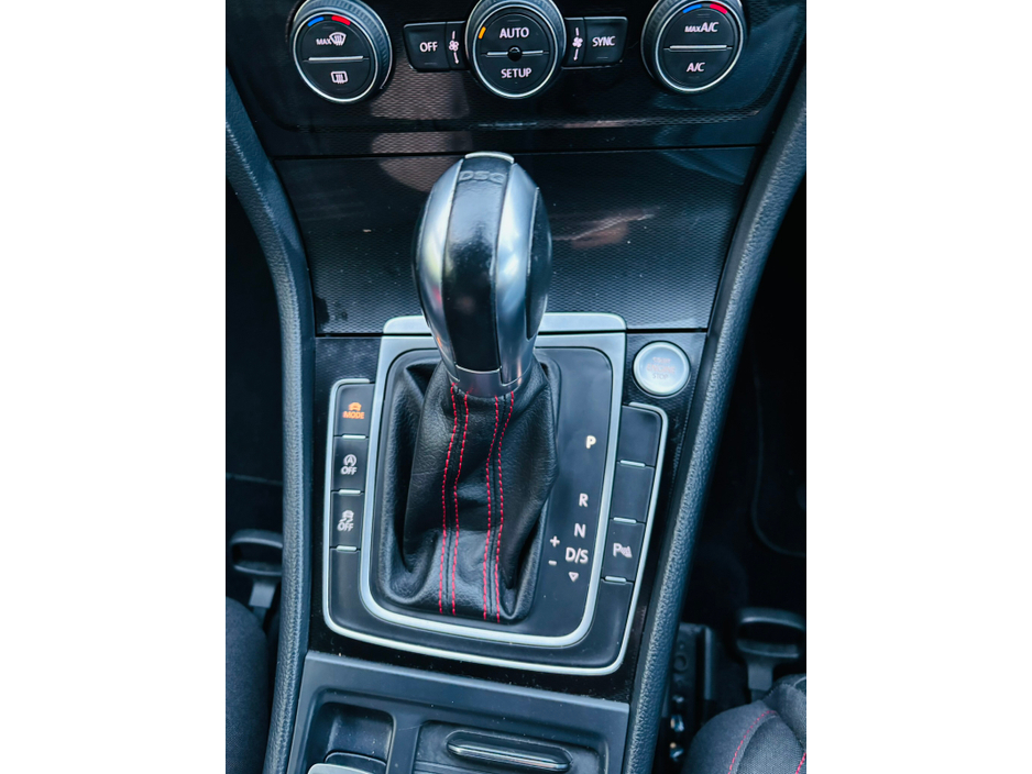 2014 Volkswagen Golf  €16,950