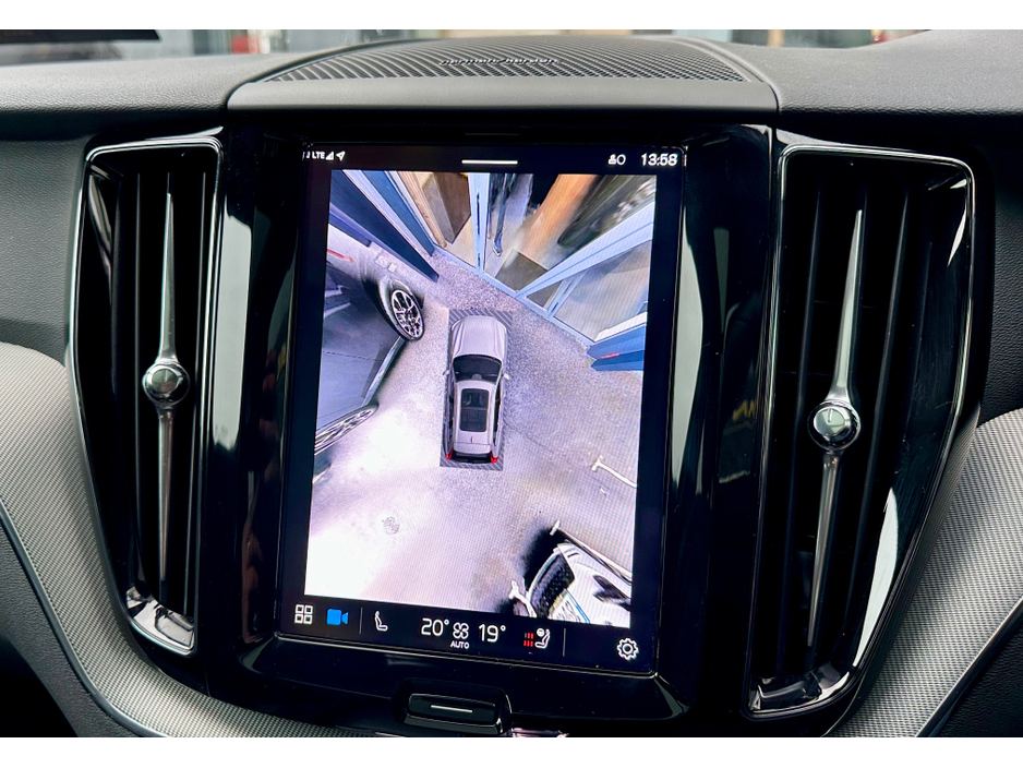 2025 Volvo XC60 ++SOLD++ + T6 PHEV A RECHARGE PLUS EDITION AWD BLACK