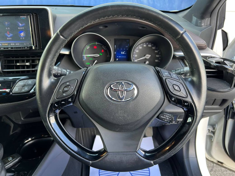 2018 Toyota C-HR 1.8 HYBRID AUTO // HEATED SEATS // 2 YEAR NCT // 18" DIAMOND CUT ALLOYS €20,750