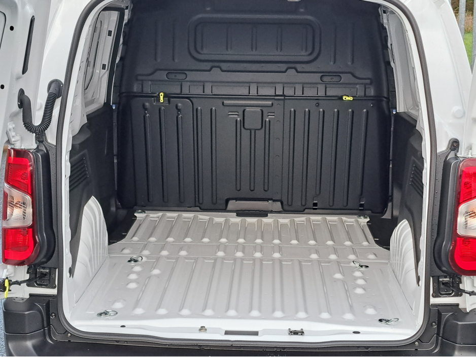 2026 Opel Combo KOMFORT  L1H1 1.5TD 100BHP  **LED HEADLIGTS** €21,098