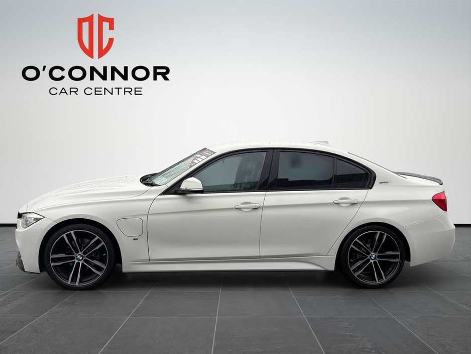 2018 BMW 3 Series “Charges at night, turns heads by day" €23,888