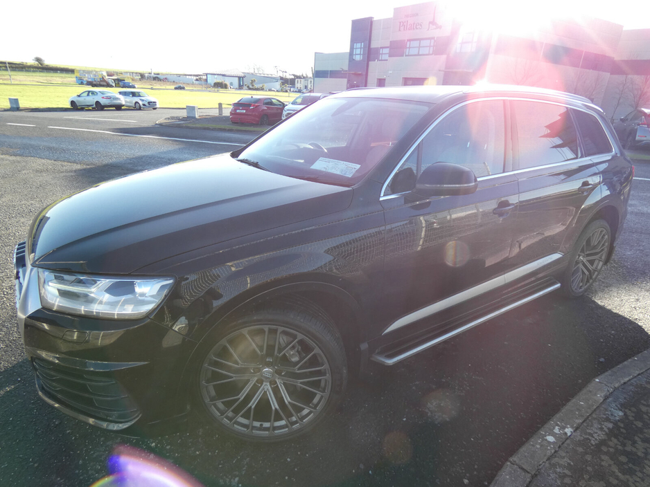 2017 Audi Q7  €26,980