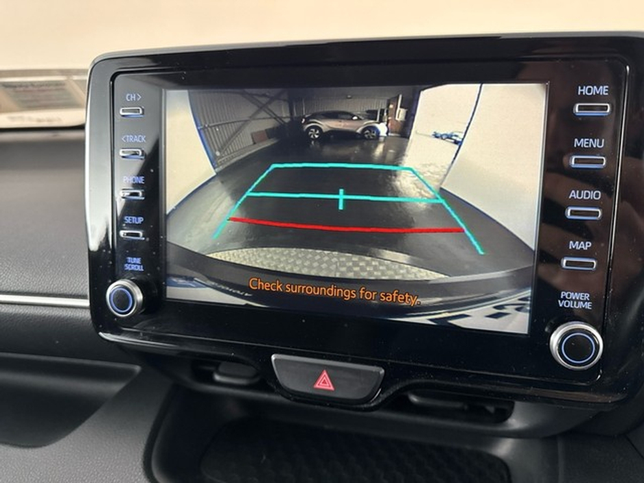 2021 Toyota Yaris LunaSport Hybrid €19,950