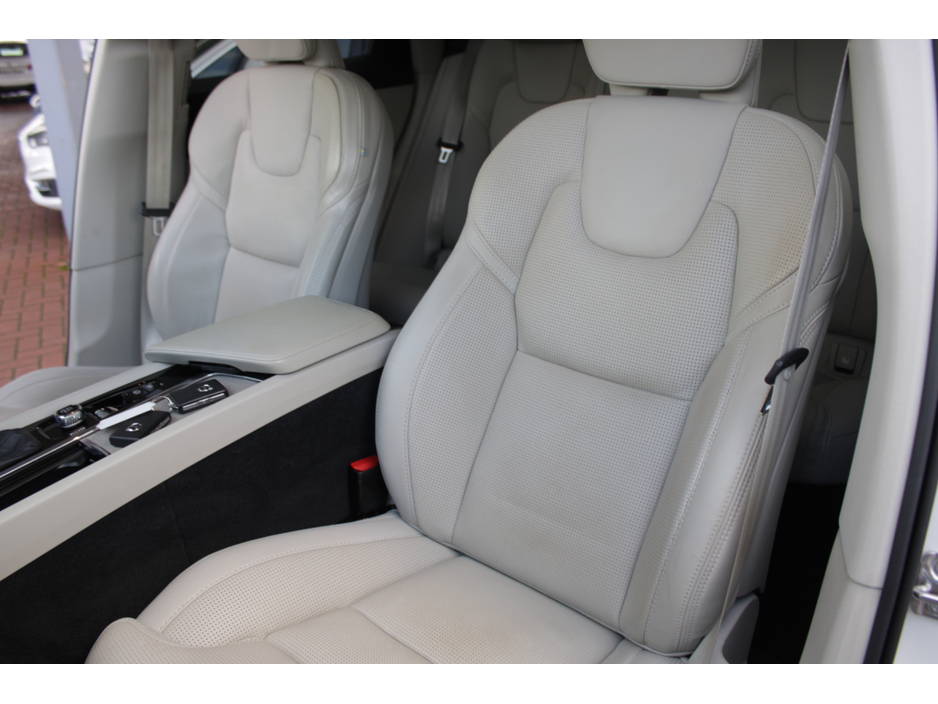 2020 Volvo XC60 2.0D4 INSCRIPTION 5DR ESTATE AUTO // 1 OWNER CAR // AS NEW CONDITION THROUGHOUT // BUY WITH CONFIDENCE AA AND SIMI APPROVED DEALER 2025 // FINANCE ARRANGED // €35,950