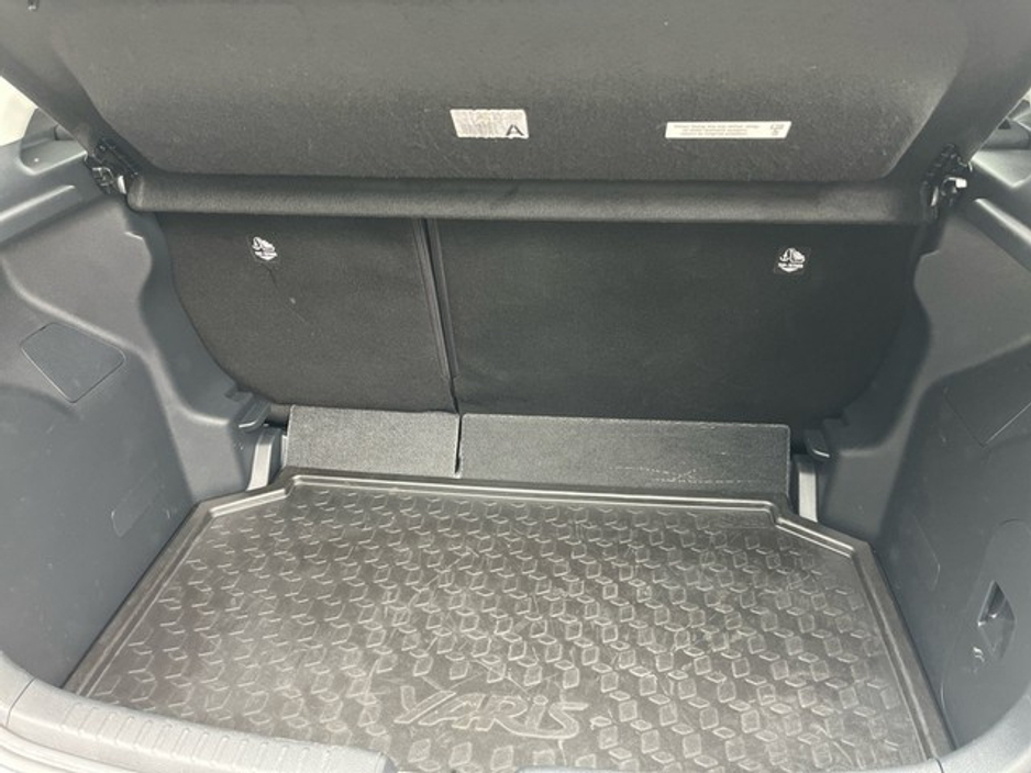 2022 Toyota Yaris FRESH SELECTION OF TRADE-INS YARIS 1.0 LUNA 4DR