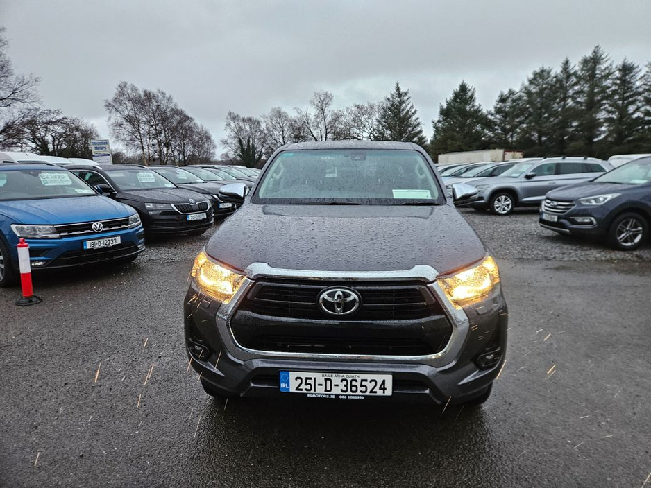2025 Toyota Hilux 2.8 SR5 Double CAB €54,990