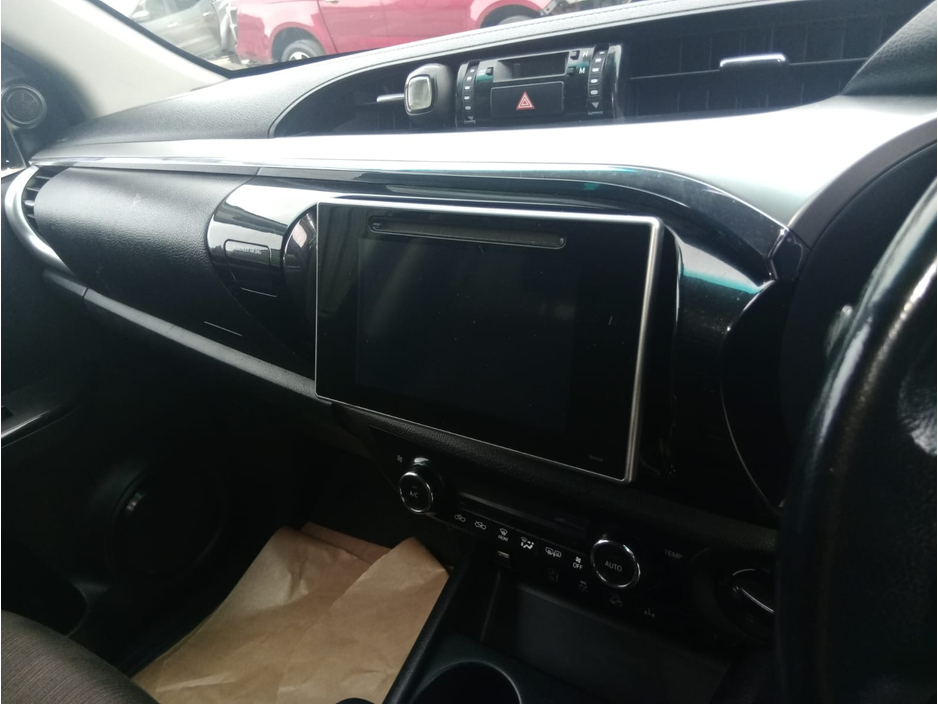 2019 Toyota Hilux 2.4D4D INVINC 148BHP D/C €23,500