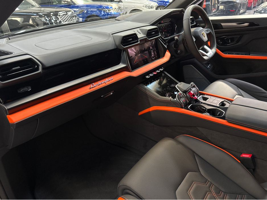 2025 Lamborghini Urus URUS S-E 4X4 V8 TWIN TURBO €359,950