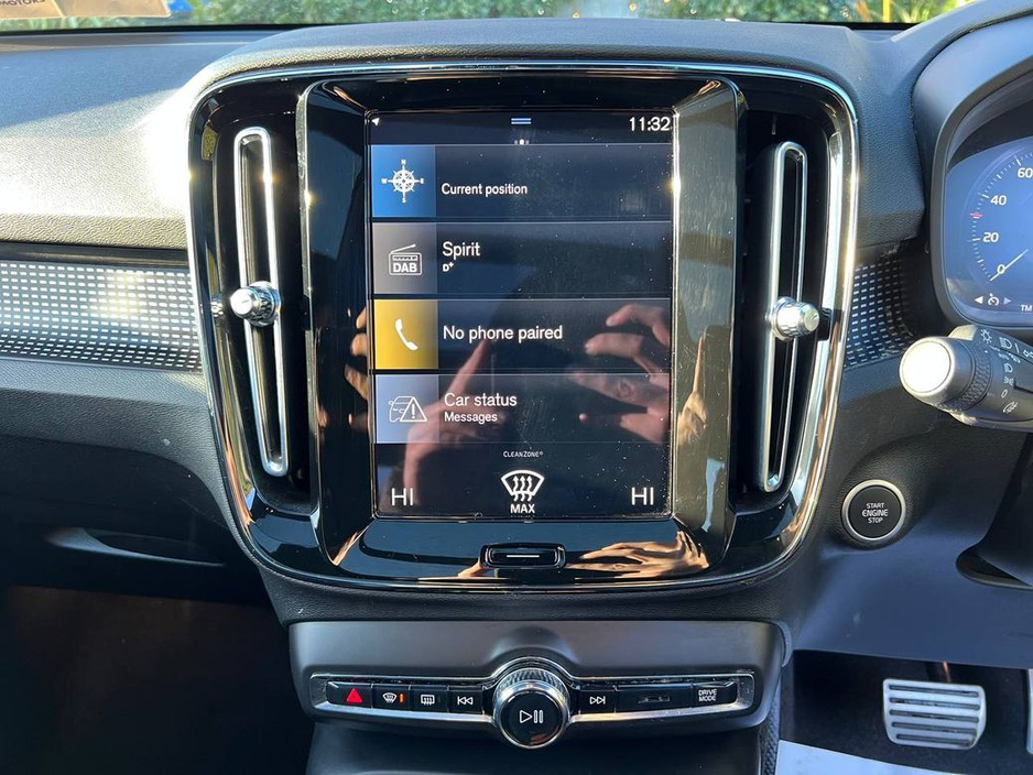 2021 Volvo XC40 R-DESIGN T4 1.5 RECHARGE PHEV // TILT & SLIDE PAN ROOF // 19" R-DESIGN ALLOYS // FULL SERVICE HISTORY €25,950