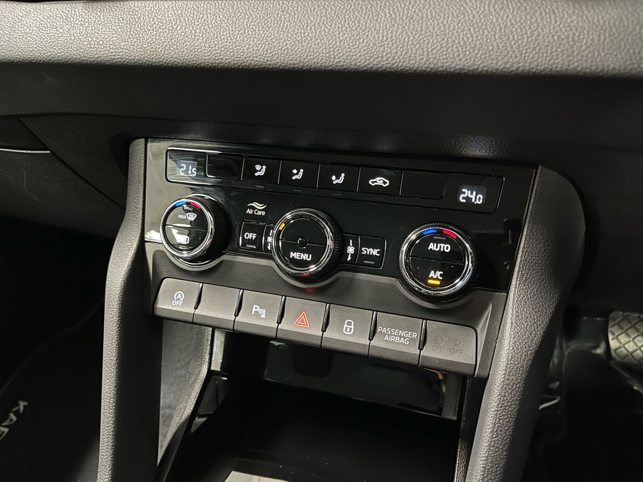 2025 Skoda Karoq Selection 2.0TDI 115BHP - Reversing Camera - Climate Control - Cruise Control - Auto Lights/Wipers - Apple CarPlay/Android Auto €36,950