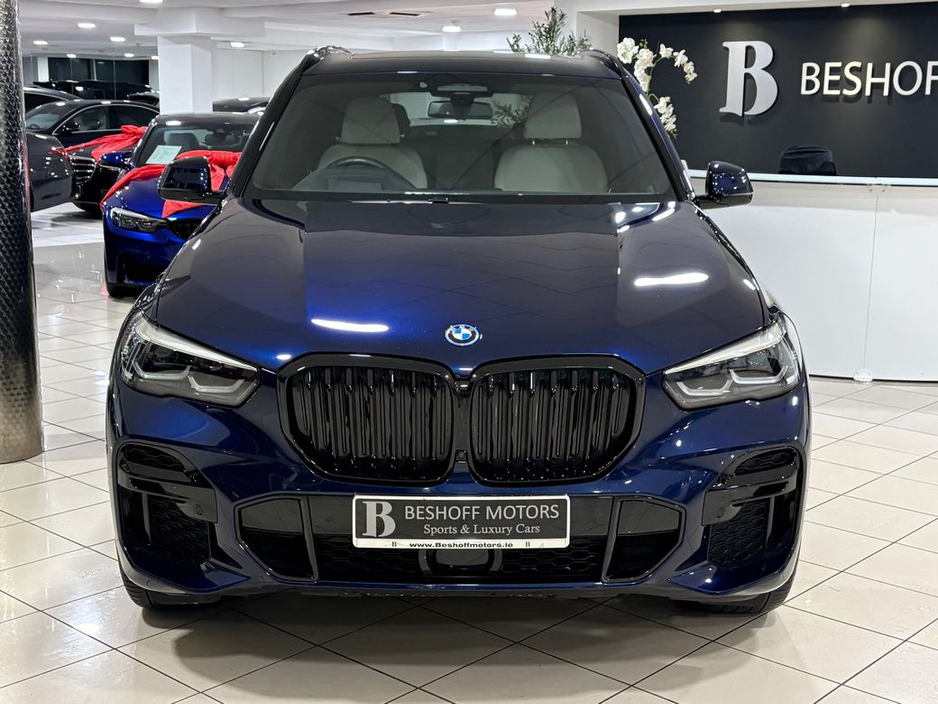 2022 BMW X5 45e M-SPORT HYBRID=TECH/COMFORT/SKY LOUNGE PACKAGES=LOW MILES//FULL BMW SERVICE HISTORY=222 REG=ORIGINAL IRISH SUPPLIED//TAILORED FINANCE PACKAGES AVA €66,995