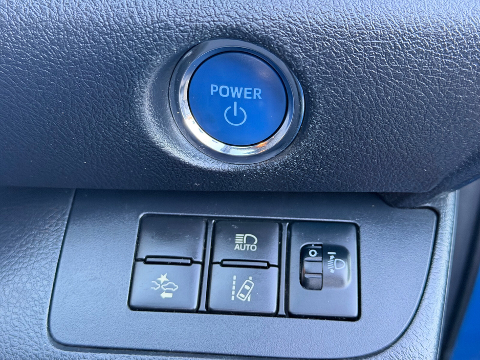 2016 Toyota Sienta  €11,999