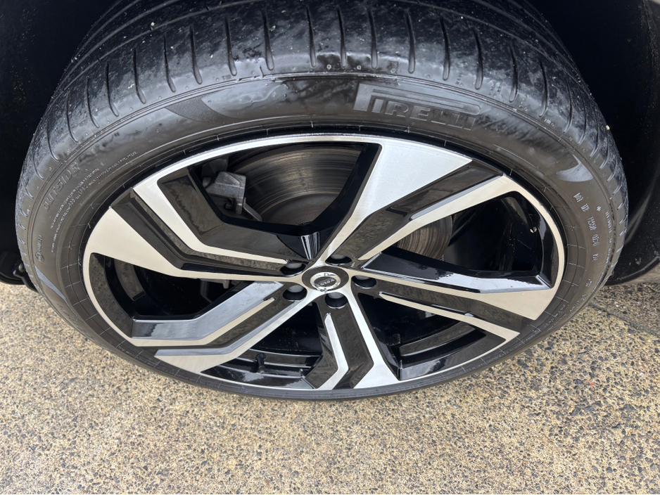 2023 Volvo XC90 RECHARGE T8 ULTIMATE DARK AWD €67,900