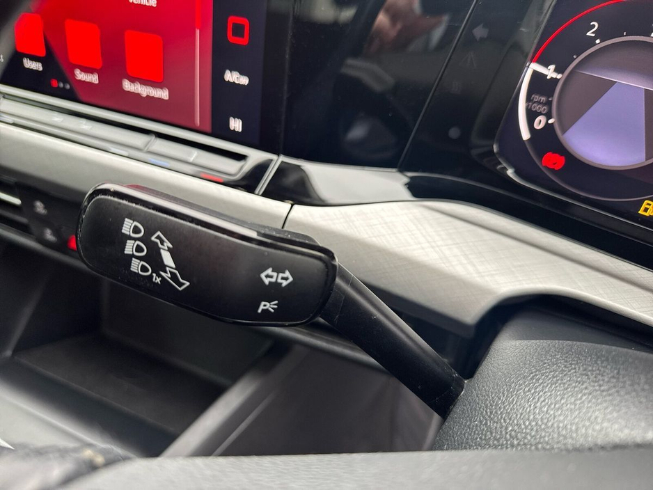 2023 Volkswagen Golf 2.0 TDI 115HP Life €24,975