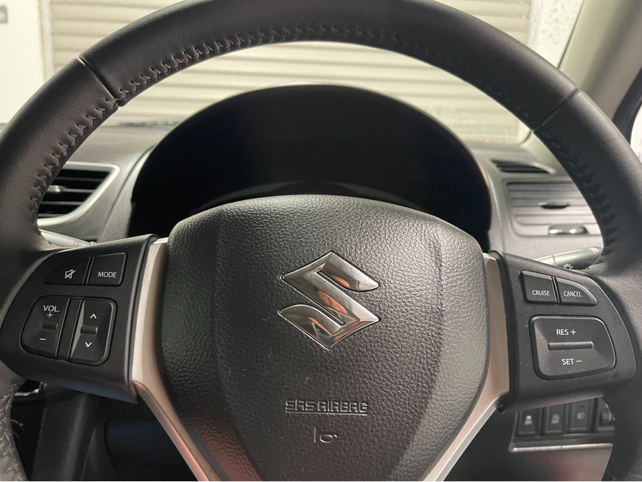 2015 Suzuki Swift AUTOMATIC 1.2 PETROL 5DR MODEL  www.bolandscarcentre.ie €9,900