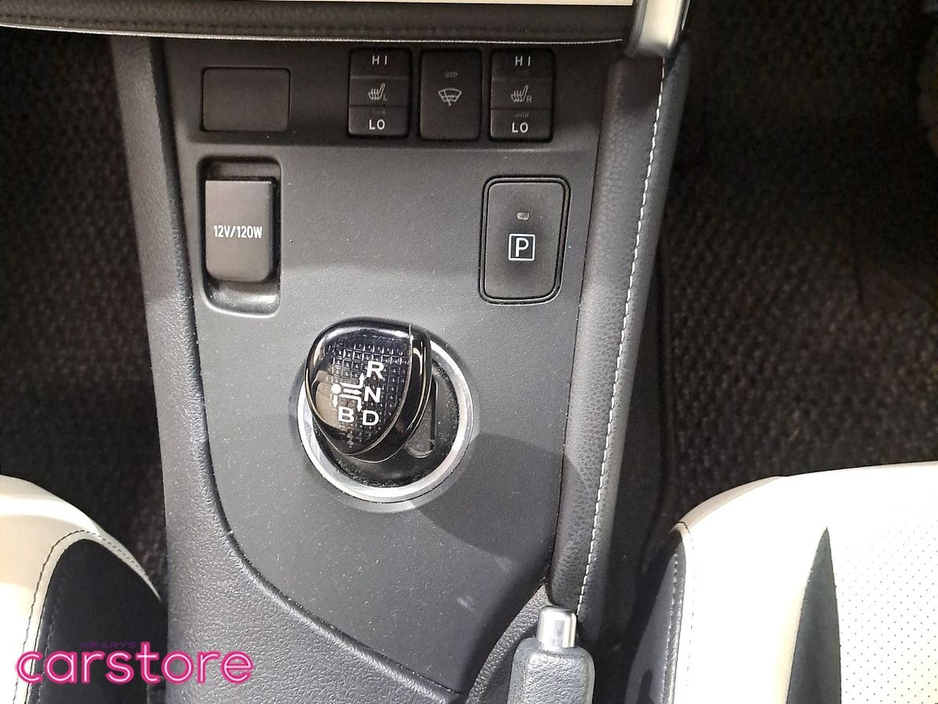 2017 Toyota Auris Hybrid Aura Auto €17,480