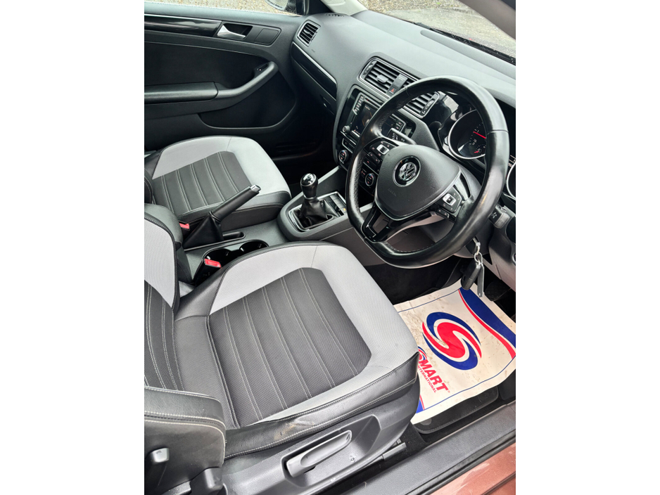 2017 Volkswagen Jetta 2.0 TDI 110HP Highline €16,995