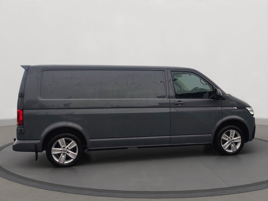 2022 Volkswagen Transporter  €36,900