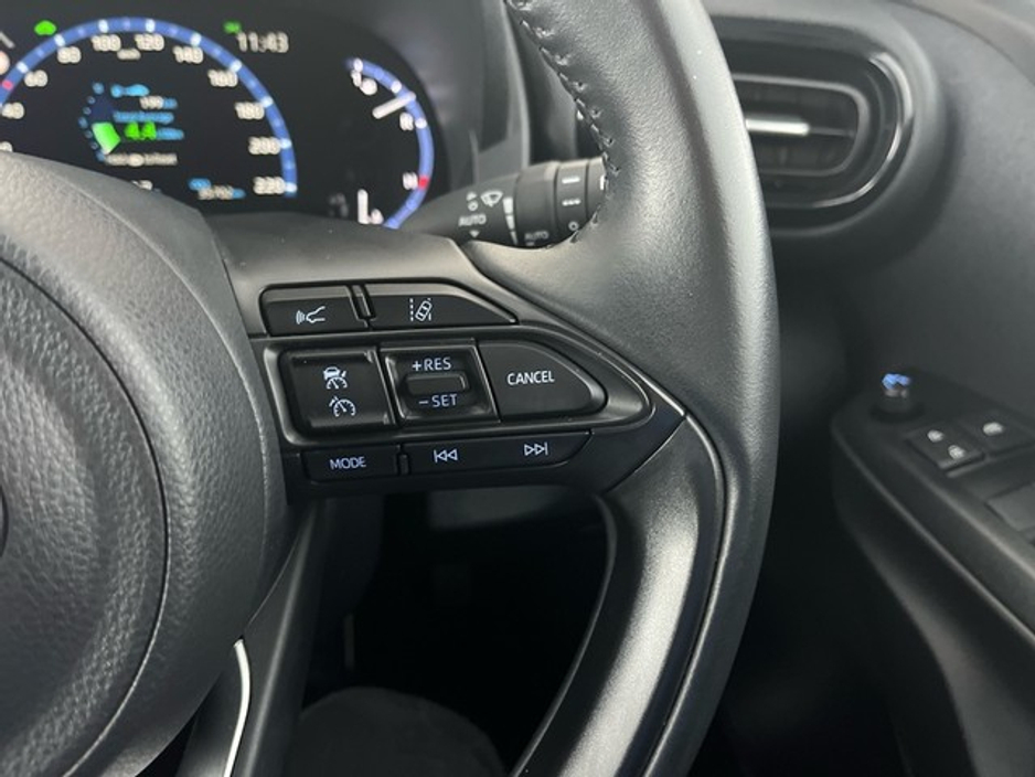 2023 Toyota Yaris Cross HYBRID LUNA SPORT €28,950