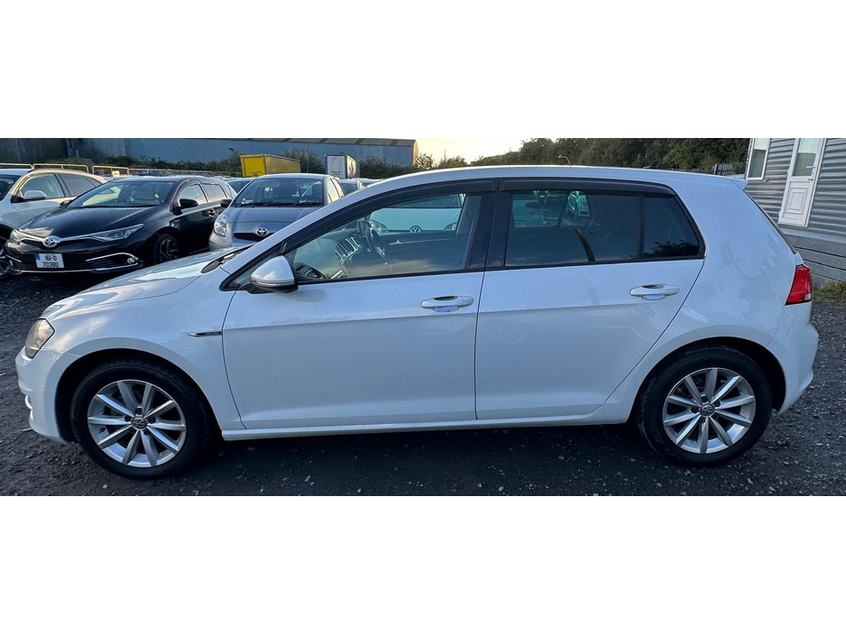 2015 Volkswagen Golf Lounge  Automatic 1.2 petrol Low Mileage  (8089) €13,595