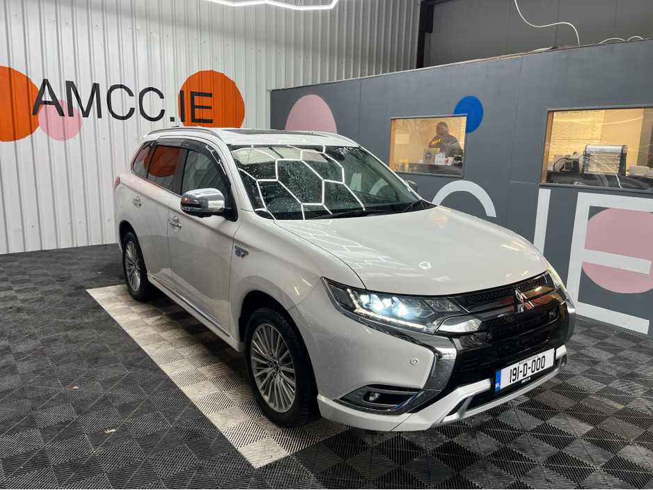 2019 Mitsubishi Outlander €22950! 2019 MITSUBISHI OUTLANDER PHEV G PLUS PACKAGE 2.4 AUTOMATIC / CRUISE CONTROL / 360° PARKING CAMERA / ELECTRIC HEATED SEATS / HEATED STEERING WHEEL €22,950