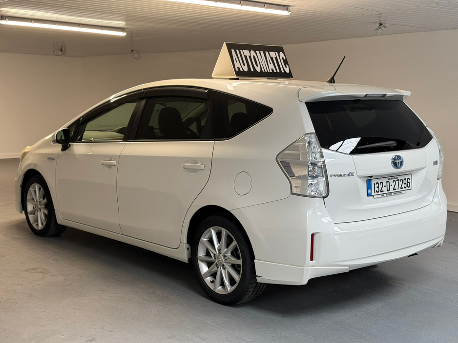 2013 Toyota Prius  €12,490