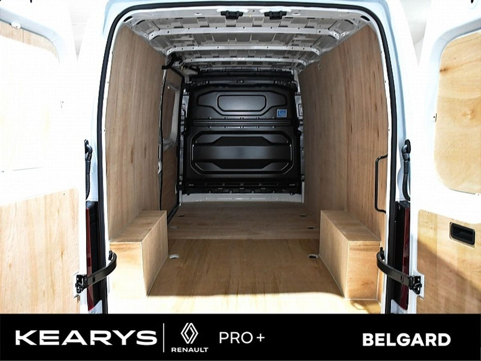 2025 Renault Master ADVANCE 130BHP LWB @ KEARYS BELGARD €30,895