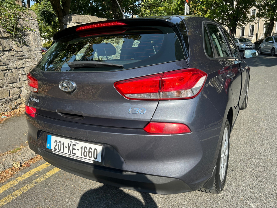 2020 Hyundai i30 i30 PETROL SERVICE HISTORY €16,495
