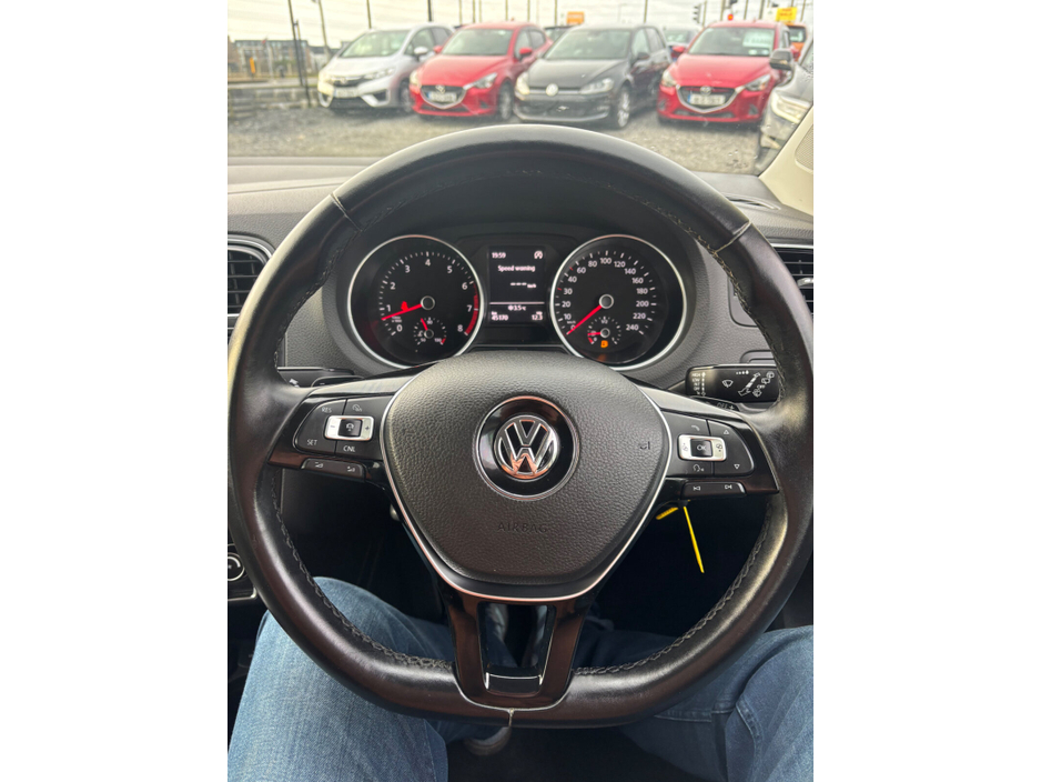 2015 Volkswagen Polo  €11,950