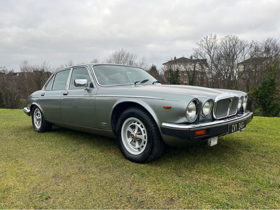 1992 Daimler Double Six 5.3 V12 €17,950