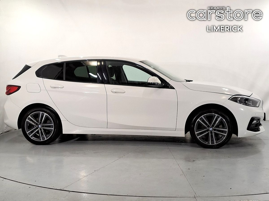 2020 BMW 1 Series 118i Sport manual €22,777