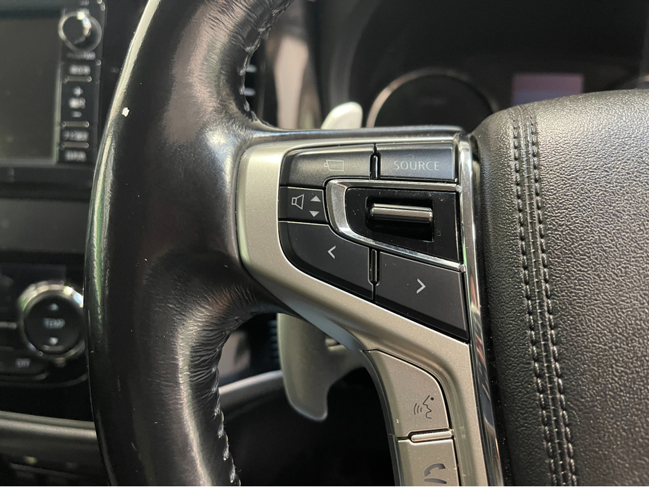 2016 Mitsubishi Outlander (Low Kms) HYBRID 2.0 PHEV AUTOMATIC 5DR MODEL  www.bolandscarcentre.ie €16,900