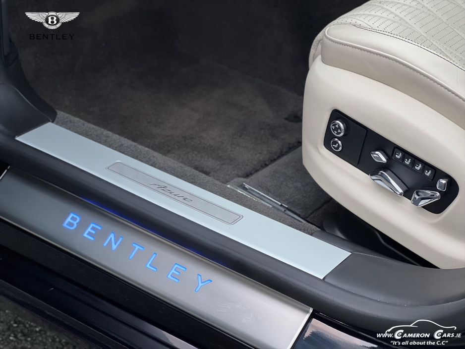 2023 Bentley Flying Spur AZURE €209,950