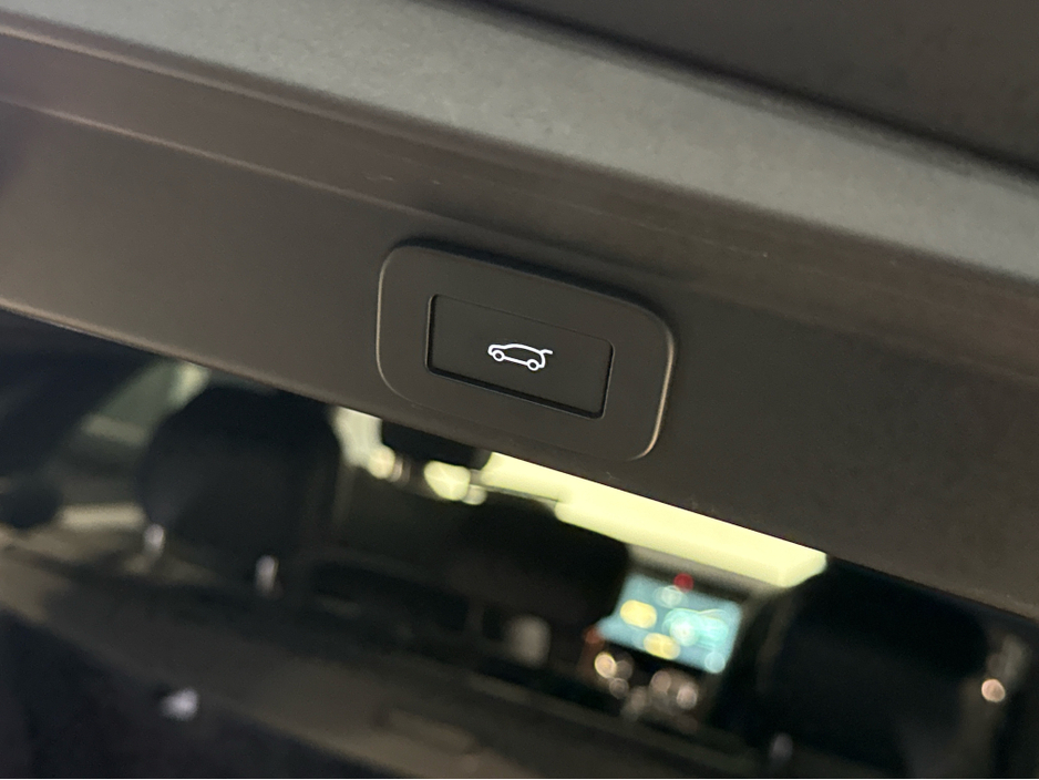 2023 Land Rover Range Rover Sport P440e Dynamic SE